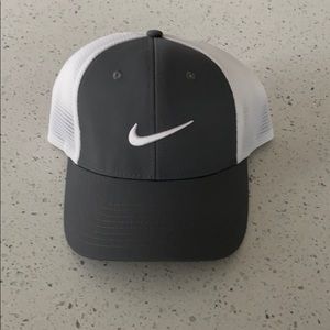 ☀️ Gray Nike hat ☀️
